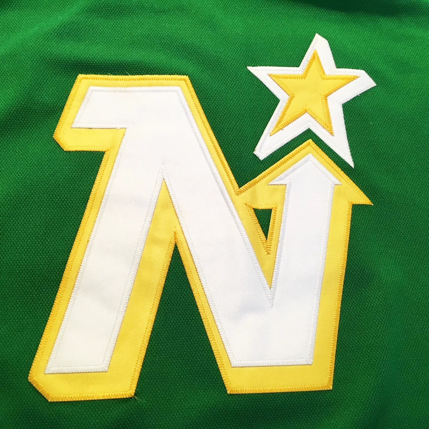 1980s Minnesota North Stars N-star crest close-up — Royal Retros